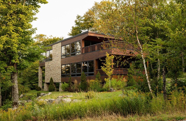 The Glass Kabinhaus: Unmatched Mountain Living