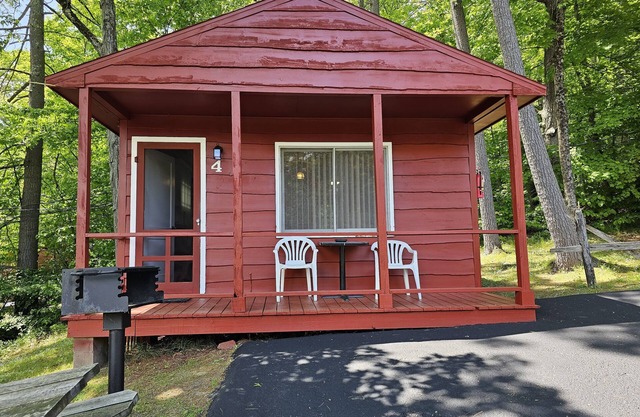 The Gold Eagle Cottage 4