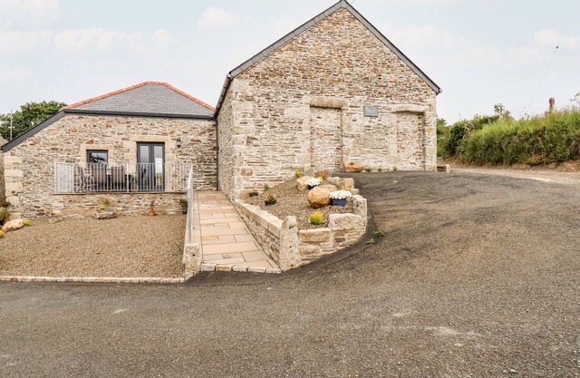 THE GRANARY, family friendly, with a garden in Bodmin