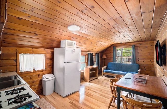 ☀️🌊 The Grand Inn: Apartment Hotel in Downtown Grand Haven Unit 4 ➠ 108