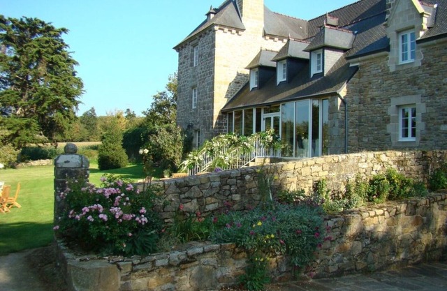 The Grand Manoir and the Closerie du Manoir 17 people