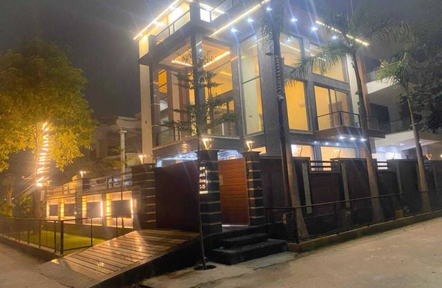 The Grand Mansion Hotel