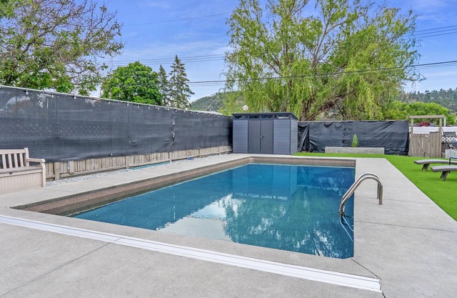 "The Grand Oasis" (Pool & Spa house)