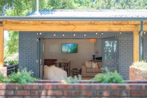 The Grass Roof Hideaway