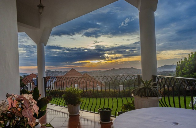 The Greenleaf Luxury Lubowa, Kampala. 7 BHK Detached House, Breakfast Inclusive.