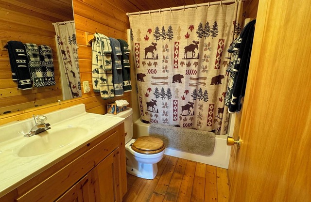 The Grizzly Cabin at Glacier Park is in the remote North Fork, Flathead River.