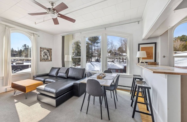 The Haus on Mirror Lake Suite 6