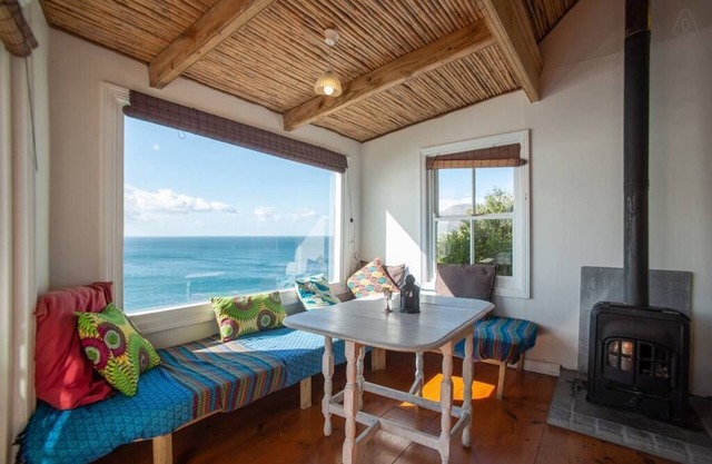 The hide away cottage - coastal dream getaway!