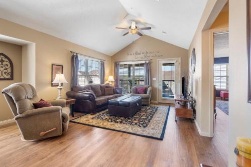 The Hogue Penthouse - Unwind and Relax