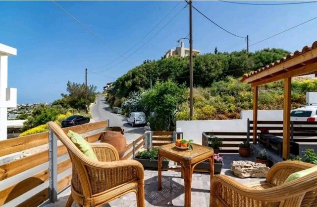 The Holiday House 3