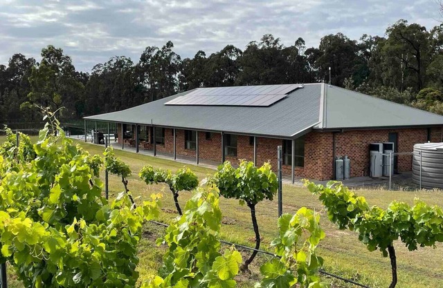 The Ironstone Lodge vineyard 6Bed with ensuites large group retreat