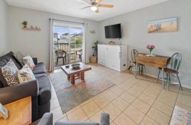 The Island Gem 1 Bedroom Condo by Redawning