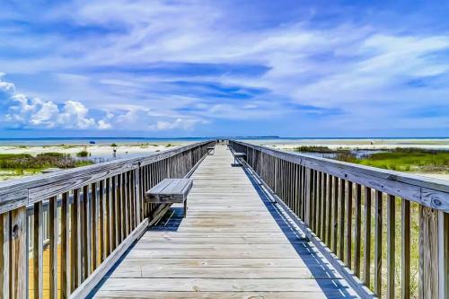 The Islander- Luxurious Beach Property