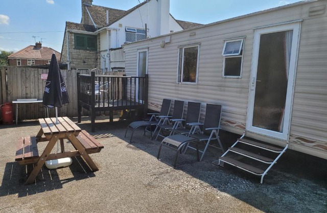 The Jackdaw B&B SELF CATERING STATIC CARAVAN FREE BREAKFAST SUPPLIED