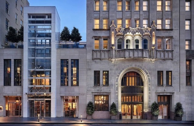 The Joule Dallas – Deluxe Loft Suite with Two-Story Layout & Art Design
