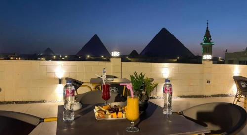 The kings of pyramids view inn