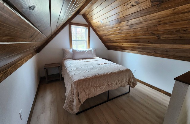 The Knotty Pine: Cabins at Northwoods minutes from hiking, biking and more.