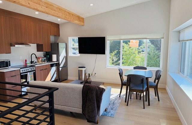 The Laylow Residence: 12 mins to SEA ✈️ and Downtown Seattle