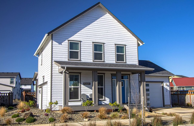 The Legacy House - Oyhut Bay Seaside Village