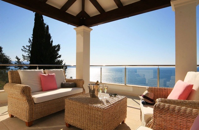 The Light House - Three Bedroom Villa, Sleeps 6