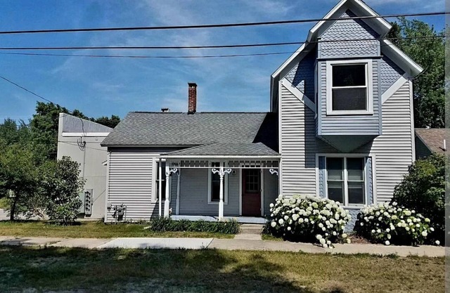 The Lincoln house, few minutes to the beach