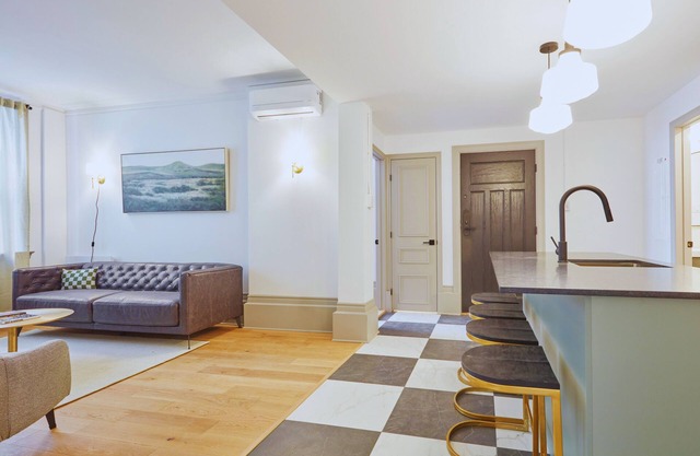 The Liverpool – 3-Bedroom, 1.5-Bath Apartment in Downtown Montreal with Parking