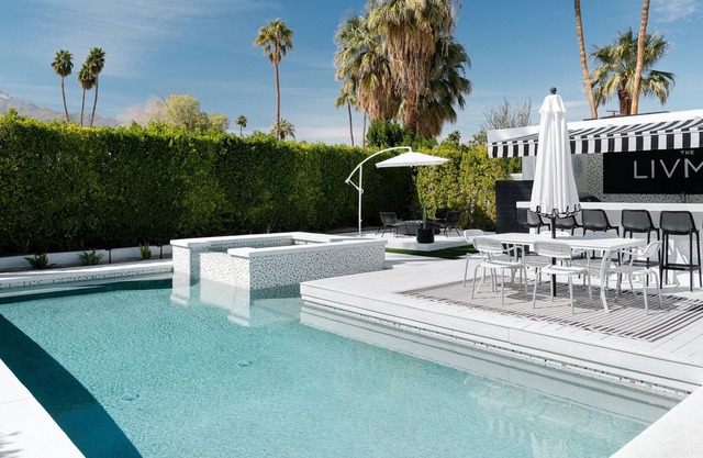 The Livmor - Beautifully Remodeled Home