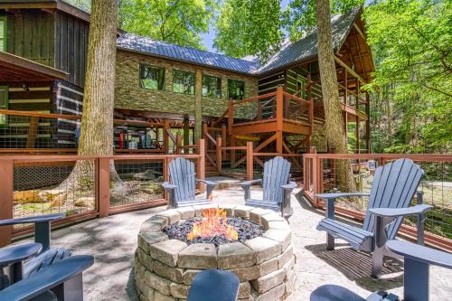 The Lodge At Whiskey Falls- Prefect for some R&R - 75 Ft water fall, Theater Game room