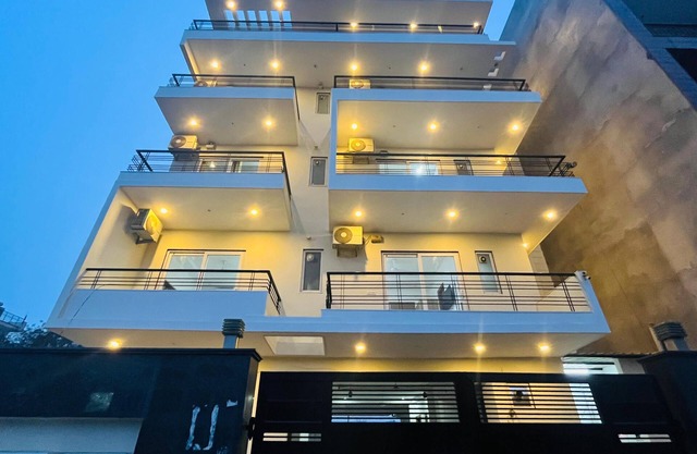 The Lodgers Studio Apartment Sector 52