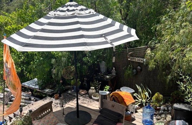 The Loft at Topanga Canyon: Cottage Retreat with Trails, Creek & Mountain View