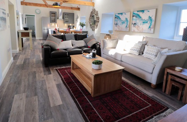 THE LOFT, pet friendly, luxury holiday cottage in Fenwick