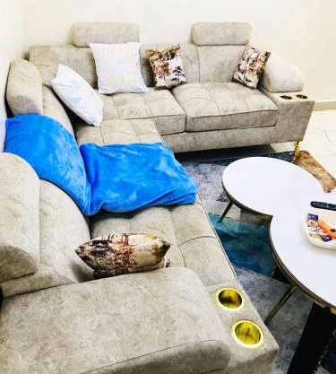 The Luxe Corner
