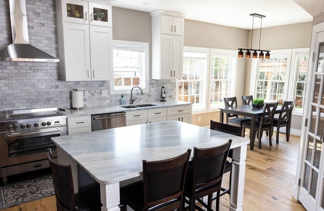 The Luxe Valley Retreat - 4 Bedrooms, 4 Bathrooms, plus Entertainment-Game Room