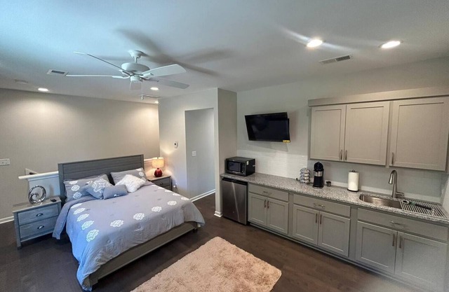 The Magnolia Suite: Spacious Suite Near Ole Miss Stunning Woodland Viewsnn