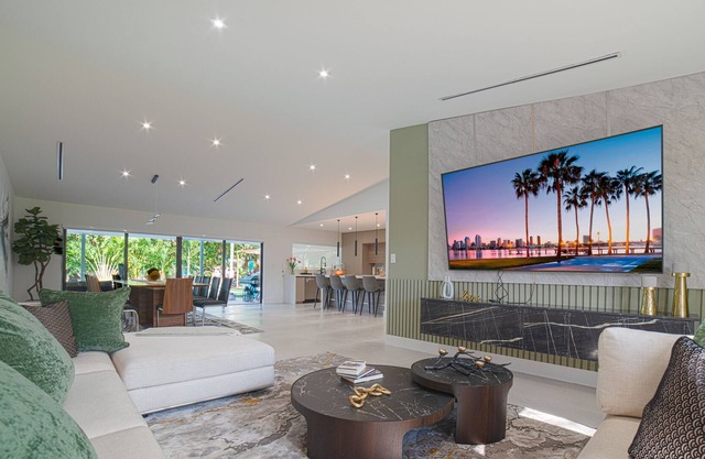 The Mansion Pickleball, Golf and heated pool