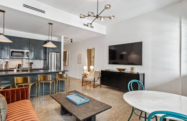 The Mary Beth - 4BR + Art Gallery