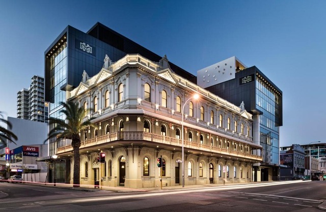 The Melbourne Hotel