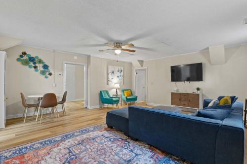 The Mid-Century Hub Close to Everything