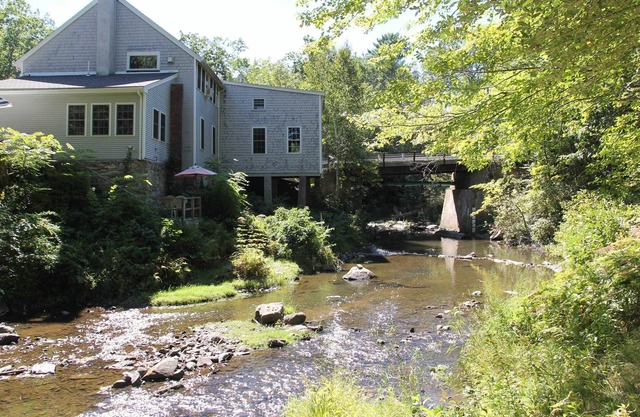 'The Mill' Loft w/ Fire Pit Near Portland!