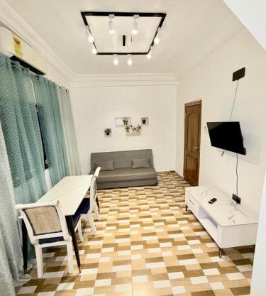 The Modern Hideaway 10km from Airport