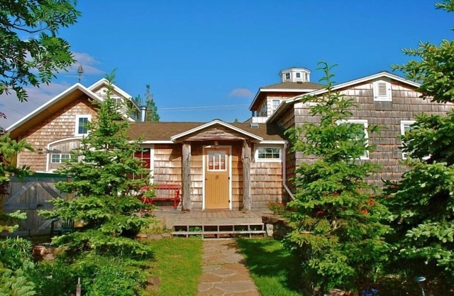 The North Shore Fisherman's Cabin- historic