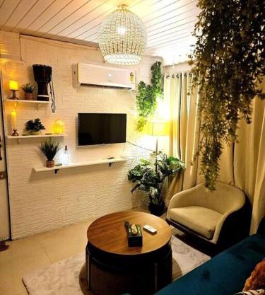 The Pali Nook, Cozy Bandra Escape