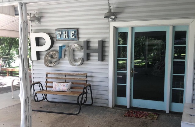 The Perch House -Waterfront Home on the Guadalupe River/ McQueeney,, Tx