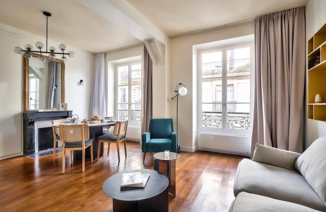 The Perfect Parisian Flat Bd St-Germain - Mid Term