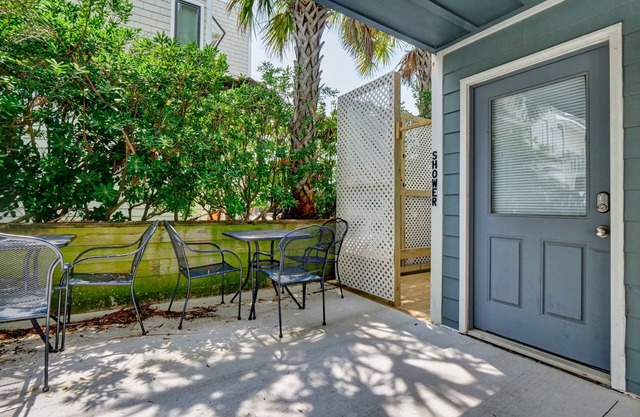 The Perfect View: Private beach access, elevator, close to Crystal Pier!