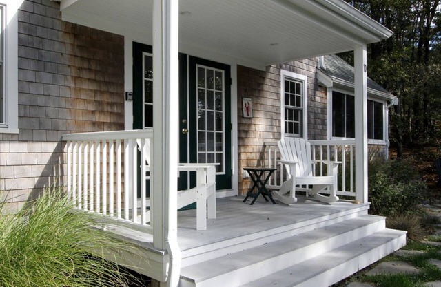 The Post & Beam Cottage ~ Perfect Retreat near Great Pond & Cahoon Hollow Beach
