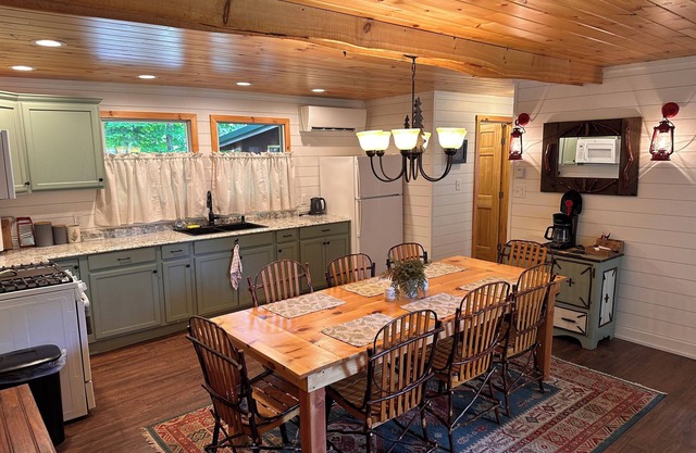 “The Red Fern Retreat”- charming home waiting for you to enjoy!
