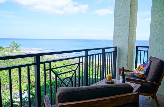 The Resort at Singer Island hotel condo 3800 N Ocean Dr 2/2 Ocean View Upgraded