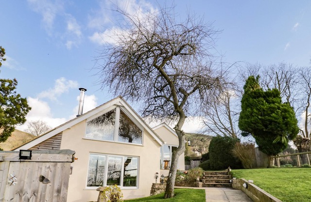 THE RETREAT, country holiday cottage, with a garden in Malvern