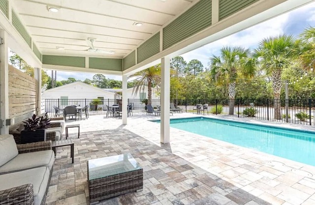 The Retreat in Santa Rosa Beach Bungalow E
